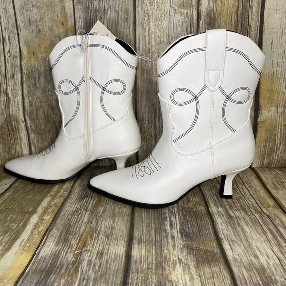 NWT Universal Thread Jenson Women's White Western Booties Size 7.5M - Picture 2 of 7